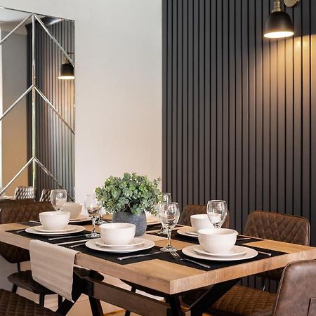 Large Luxury Solihull House - The Residence - Close To Nec - Sleeps 9 Kültér fotó