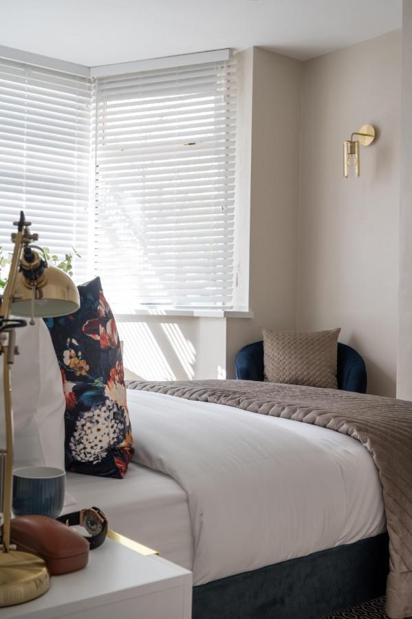 Large Luxury Solihull House - The Residence - Close To Nec - Sleeps 9 Kültér fotó